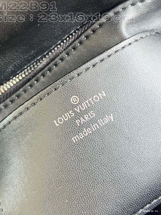 WIS GO-14-23*16*10CM LOUIS VUITTON Pico 1004